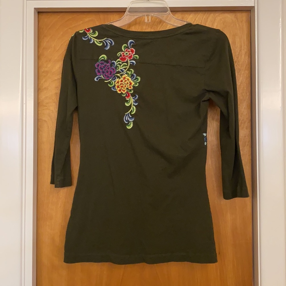 JWLA Johnny was floral embroidered top tee shirt - Picture 3 of 4